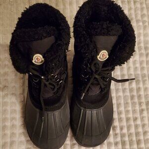 Moncler snow boots size 29